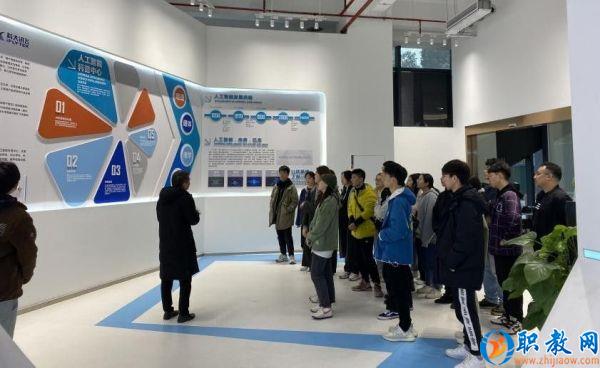 图片 1 图片 1